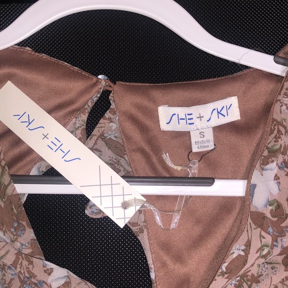 Dress - Picture 7 of 8